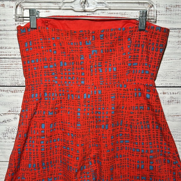 Anthropologie Tabitha Strapless Dress Red and Blue Pattern Size 8 - Picture 9 of 13